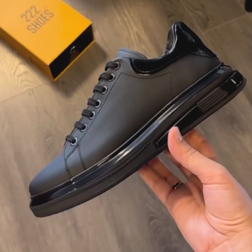 Louis Murphy | Stylish sneaker